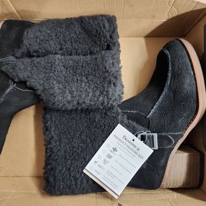 BearPaw Obsidian boots Black with stacked heel